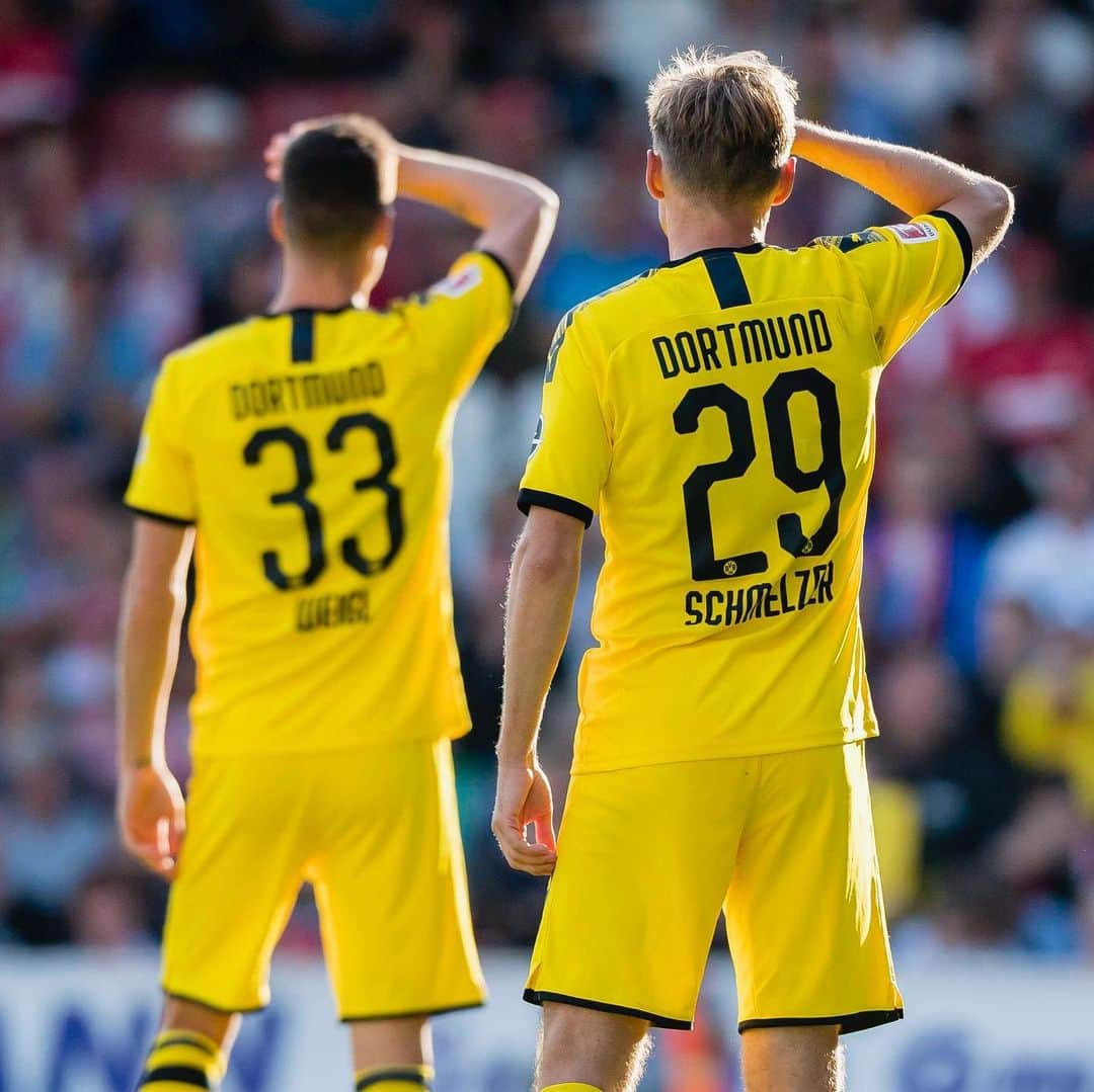 ボルシア・ドルトムントさんのインスタグラム写真 - (ボルシア・ドルトムントInstagram)「„Where is the weekend?“ - „👈👈“ #bvb #borussiadortmund #bundesliga #dortmund #💛 #weekend #wochenende」9月7日 14時52分 - bvb09