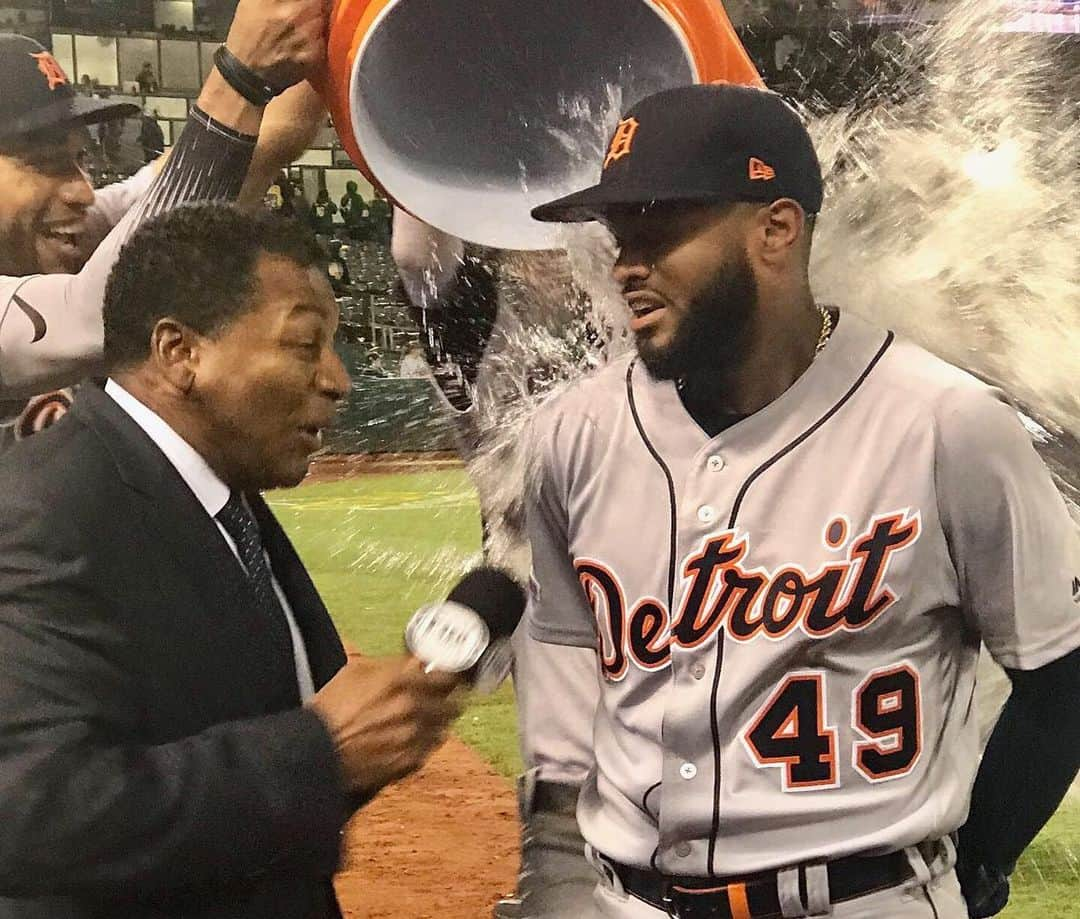 デトロイト・タイガースさんのインスタグラム写真 - (デトロイト・タイガースInstagram)「OH THOSE OAKLAND NIGHTS 🎵 #TigersWin」9月7日 15時04分 - tigers