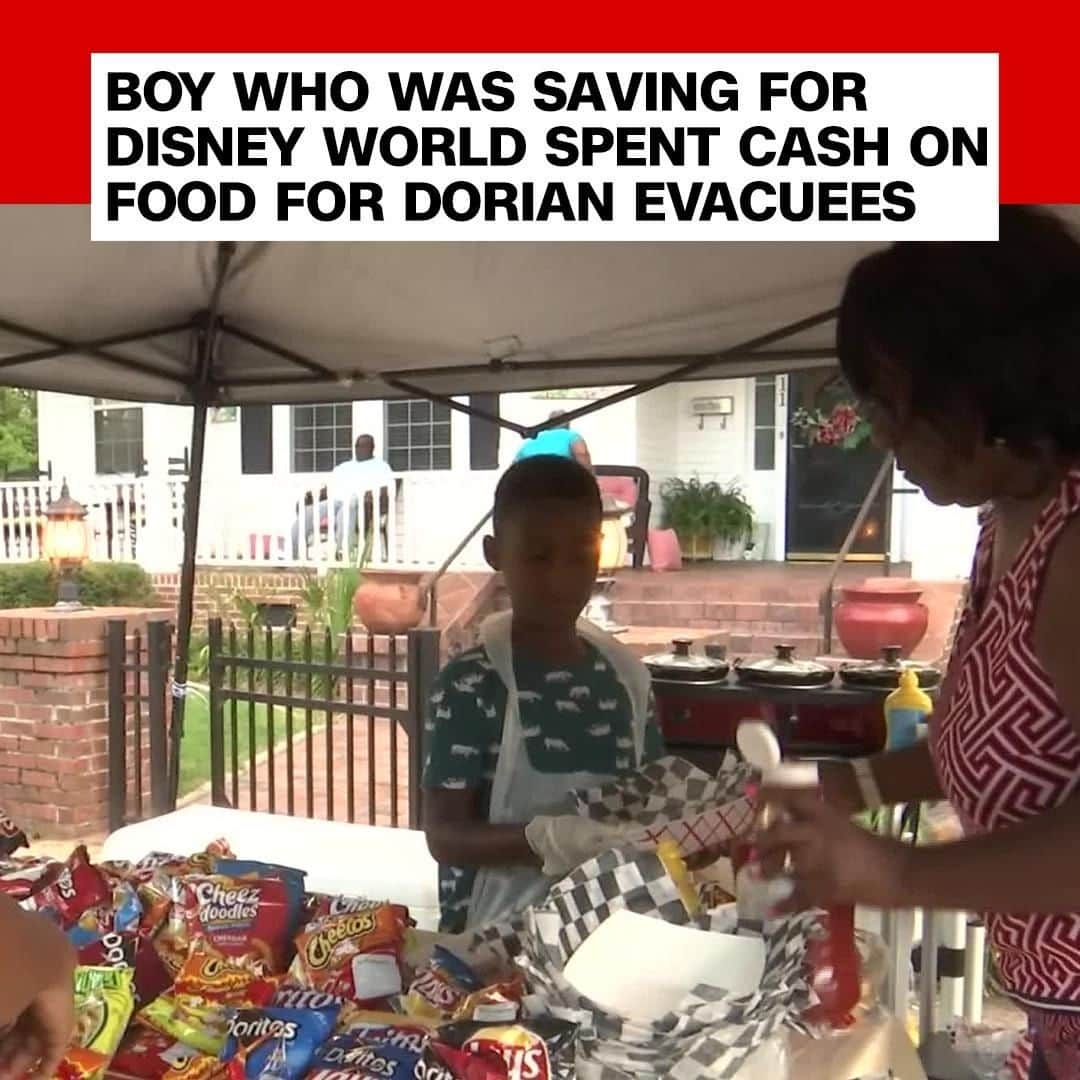 CNNさんのインスタグラム写真 - (CNNInstagram)「Jermaine Bell had been saving money in his piggy bank so he and his family could spend it on a trip to Disney World for his 7th birthday. Instead, the 6-year-old bought used those funds to buy hundreds of hotdogs for people displaced by #HurricaneDorian in his hometown of Allendale, South Carolina. "The people that are traveling to other places, I wanted them to have some food to eat so they can enjoy the ride to the place that they're gonna stay at," Jermaine told CNN affiliate WJBF. (📸: WJBF)」9月7日 21時00分 - cnn
