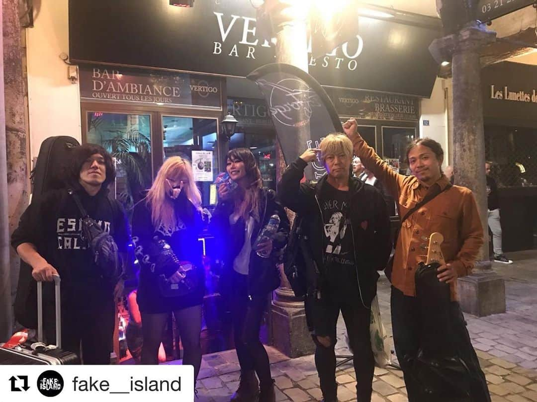 REIJIさんのインスタグラム写真 - (REIJIInstagram)「#Repost @fake__island with @get_repost ・・・ ヨーロッパツアー最終週🔥 初日はFrance , Arras, La Forge！  そして今日はLyon, La Marquise!!!! #FAKEISLAND #metal #metalcore #loudrock #femalefronted #femalefrontedband  #femalefrontedmetal  #ツインボーカル #女性ツインボーカル」9月7日 21時01分 - reiji_kimura