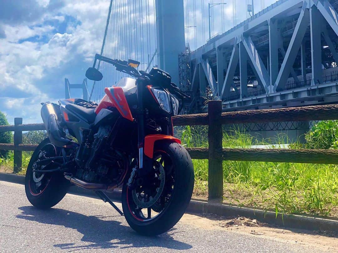 ANTI BCSCのインスタグラム：「瀬戸大橋。  #antibcsc #ktm #790duke #瀬戸大橋」