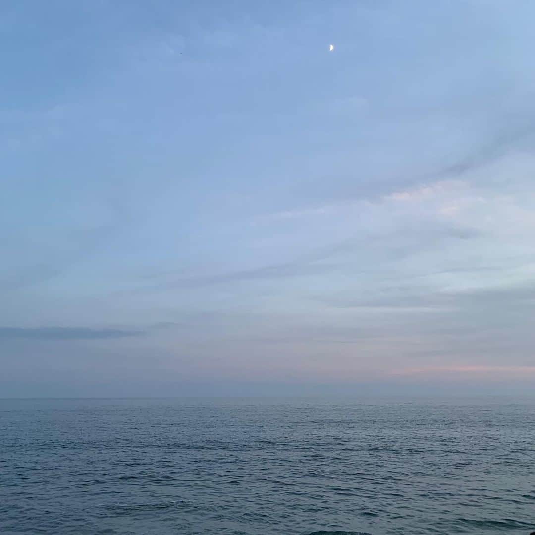 OKAさんのインスタグラム写真 - (OKAInstagram)「鎌倉から海へ。  #日が沈むまで」9月7日 15時44分 - ytrpics