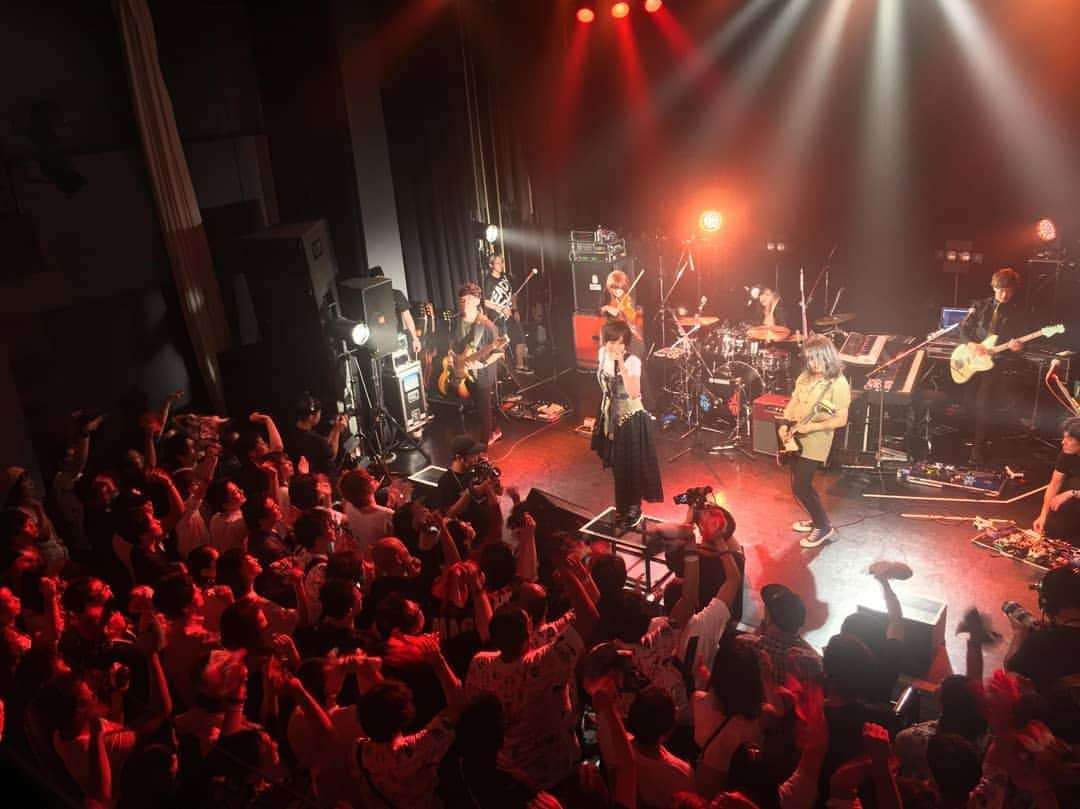 AYASAさんのインスタグラム写真 - (AYASAInstagram)「山本彩姉様MTV LIVE PREMIUM @札幌cube garden🎸 (2019.09.05) . 2ndシングルリリース直後のライブ🌹 今まで育て上げてきた曲たち+新曲、そしてさや姉様のルーツのカバー曲と盛り沢山な内容による攻め攻めライブでしたー！！楽しかったー！！！😆😆😆 . 音源で聴いていても勿論強かったけど、ライブでお送りしてみて改めて新曲たちの強さを感じました✨ きっとこれからのライブを素敵に彩ってくれる曲たちであろう✨✨ . それぞれの曲の世界に合わせて歌声、音色、パフォーマンスが変化する…✨やはりチームSY尊みが深いです❤️ . MTVでのオンエアもお楽しみにです📺💕 ・ ・ #山本彩 #さや姉 #さや姉様 #チームsy  #mtvlivepremium #mtv #札幌cubegarden」9月7日 16時16分 - ayasa_doya