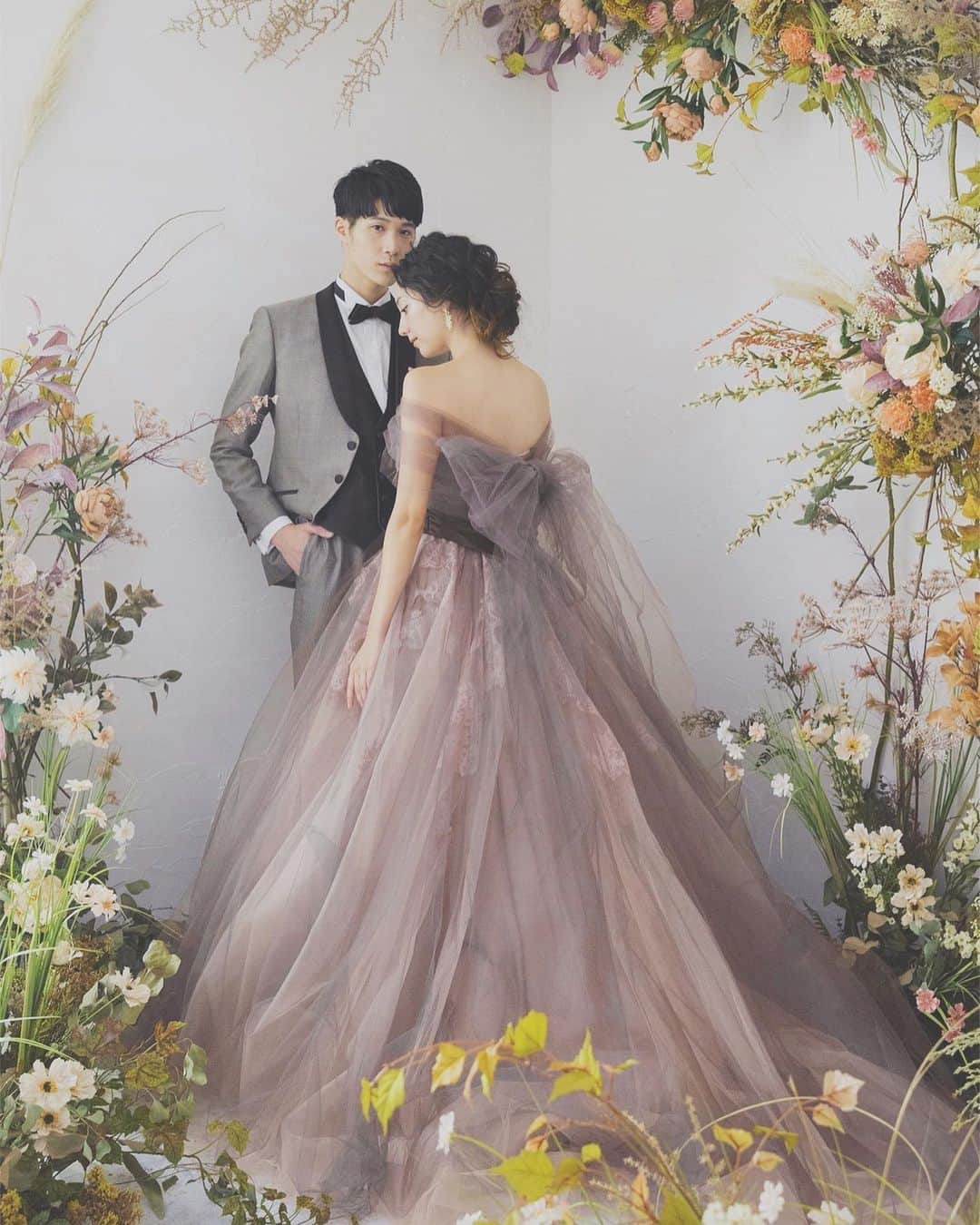 CLAIREのインスタグラム：「上質で優しい装花の空間で。 ・ @claire_minatomirai  @clairebridalstudio」
