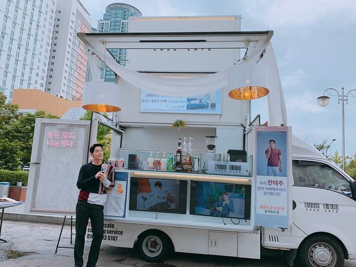 ホン・ジョンヒョンのインスタグラム：「고맙습니다. 요닝! 2:8을 부탁해!!!🤨 @yoningyoning」