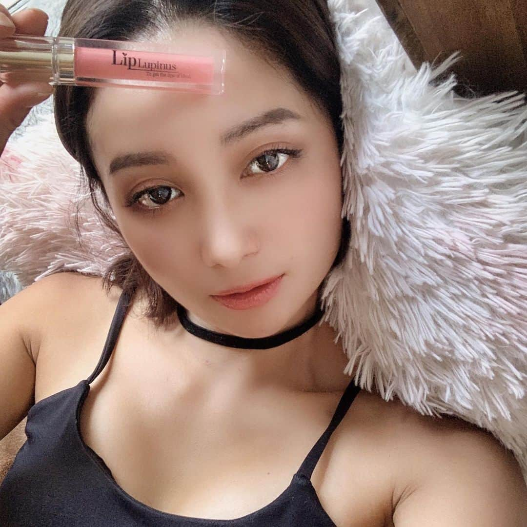 チアコマさんのインスタグラム写真 - (チアコマInstagram)「. . 今日のメイク💄 . . こないだGETした ヒト型幹細胞培養液配合のリップグロス、 Lip Lupinus ♡ 最近マットな質感のリップが 多かったからうるつや系は新鮮🙆‍♀️ . . #リップルピナス #リップグロス #ヒト幹細胞コスメ #makeup #make #メイク #チアコマ #chiakoma #チアコマメイク」9月7日 16時54分 - chia_koma