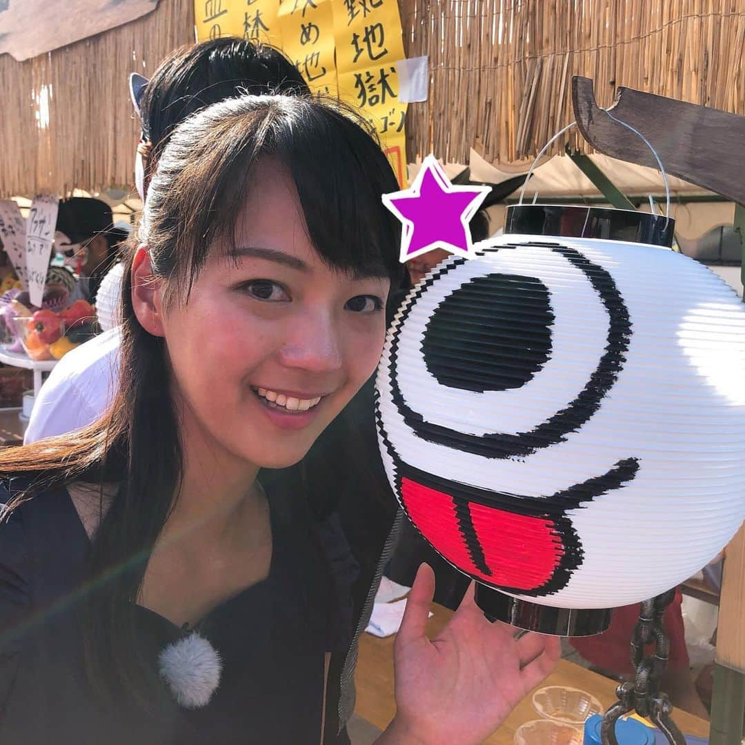 紀真耶さんのインスタグラム写真 - (紀真耶Instagram)「#取材 シリーズ 土曜Jチャンネルのロケでした！ 妖怪盆踊り(^^) 色んな不思議な仮装している方がたくさんいましたよー！蛇を頭に巻いていたり、藁のようなものを被っていたりしました！！ 新しいお祭りの形⭐︎ ☆ ☆ #妖怪盆踊り#激辛グルメ祭り#にも行きました#暑い日に辛いもの#盆踊り#激辛#テレビ朝日#スーパーjチャンネル #土曜日#アナウンサー#紀真耶」9月7日 17時26分 - maya0kino