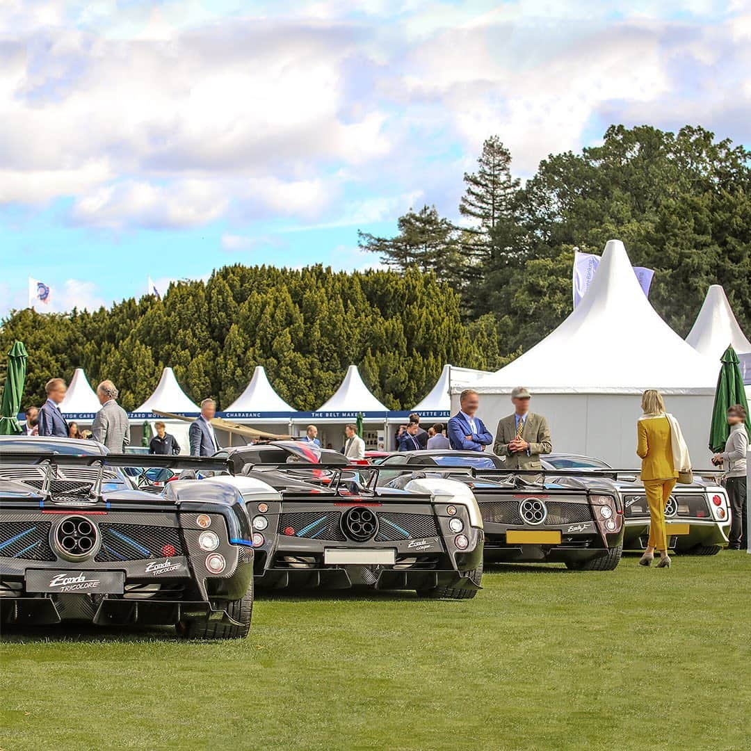 パガーニ・アウトモビリさんのインスタグラム写真 - (パガーニ・アウトモビリInstagram)「It's an honor to be part of the 2019 Salon Privé Concours d'Elégance with some of the most exclusive creatures from the Pagani Atelier in such a lovely location!  #pagani @SalonPriveUK @blenheimpalace #SalonPrive2019 #BlenheimPalace #zonda20」9月7日 17時19分 - paganiautomobili