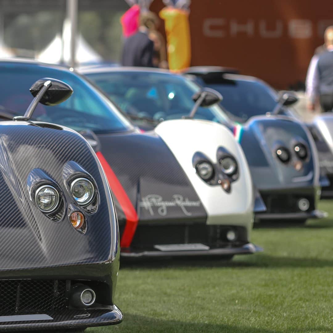 パガーニ・アウトモビリのインスタグラム：「It's an honor to be part of the 2019 Salon Privé Concours d'Elégance with some of the most exclusive creatures from the Pagani Atelier in such a lovely location!  #pagani @SalonPriveUK @blenheimpalace #SalonPrive2019 #BlenheimPalace #zonda20」