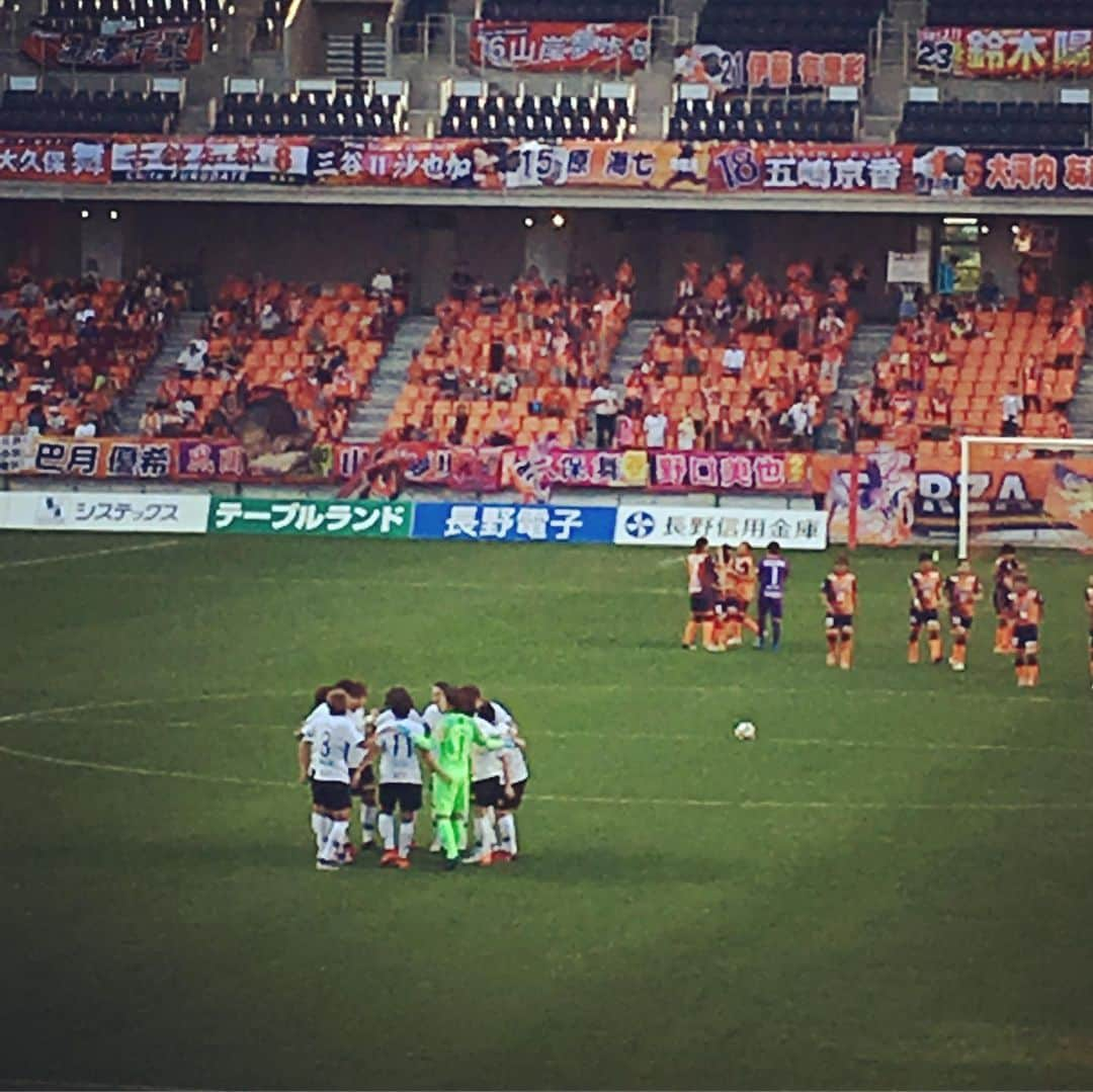 木原梢さんのインスタグラム写真 - (木原梢Instagram)「2年ぶりくらいの生観戦始まってます⚽️ 遠く長野でもたくさんのサポーターの方々が来てくれてる事に感動✨ 声かけてくださる方もいて嬉しい限り😊  #浦和レッズレディース #後援会バスツアー #エースのゴール #先制点ゲット #安藤がアシスト #絶賛応援中」9月7日 17時24分 - kozu0917