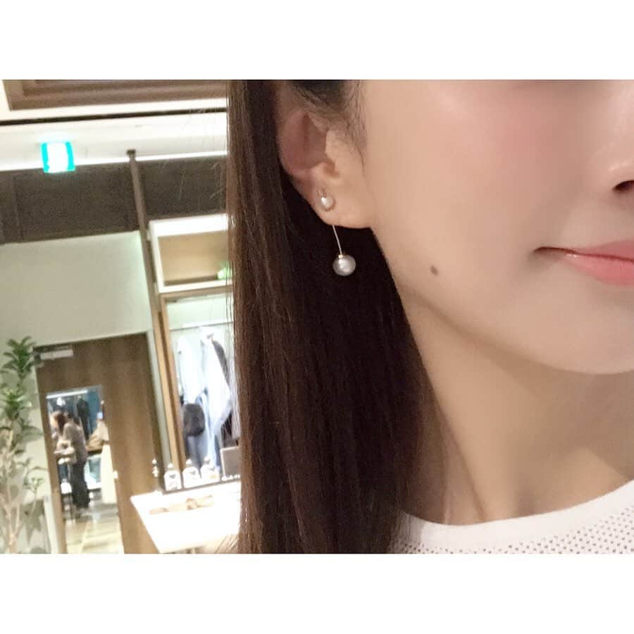 石井美保さんのインスタグラム写真 - (石井美保Instagram)「大好きなMIZUKI @mizukijewels の新作を見に。楽しみにしていたKanzashi シリーズから、こちらを選びました。今日はデザイナーさんも来日されていて再会できた❤️というかその為に駆けつけた✨彼女は話し方が本当に上品でなんか癒される。かついつも優しい笑顔で本当に素敵なんです😆❤️。新作pop upオーダー会は六本木ミッドタウンのストラスブルゴ @strasburgowomens で明日まで。」9月7日 17時30分 - miho_ishii