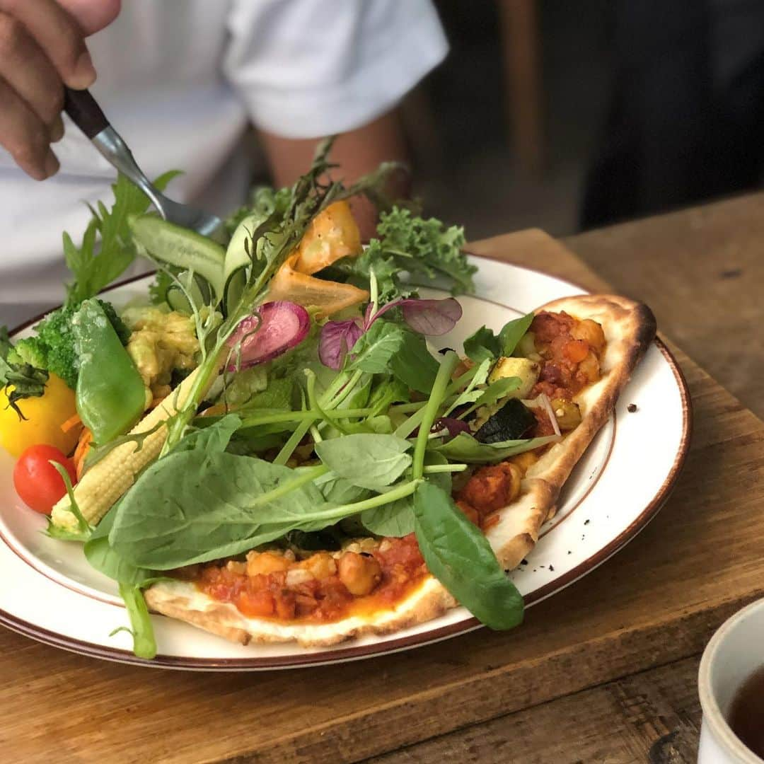 ❁coco❁さんのインスタグラム写真 - (❁coco❁Instagram)「軽井沢のlunch ♡ ビーガンカフェの豆乳ラザニア 野菜がおいしすぎて 幸せ！ ・・------------------------------------------------------ コーデ詳細は  @rococo39  のリンクから アメーバオフィシャルBLOGと 楽天roomに飛べます🕊❤︎ カフェや旅行の別アカウント→  @cococafe39 --------------------------------------------------------- #軽井沢カフェ #軽井沢旅行 #タビジョ #ビーガンカフェ #ファインダー越しの私の世界 #おしゃれさんと繋がりたい #instagood  #instalike  #インスタ映え #タビジョ #星野リゾート #japanesecafe  #delistagrammer #デリスタグラマー  #フォトジェニック #インスタジェニック #話題スポット #インスタ映え  #インスタ探検隊 #カフェ好きな人と繋がりたい #写真好きな人と繋がりたい #カメラ好きな人と繋がりたい  #おしゃれさんと繋がりたい #カフェスタグラム #手元倶楽部 #足元倶楽部」9月7日 17時43分 - rococo39