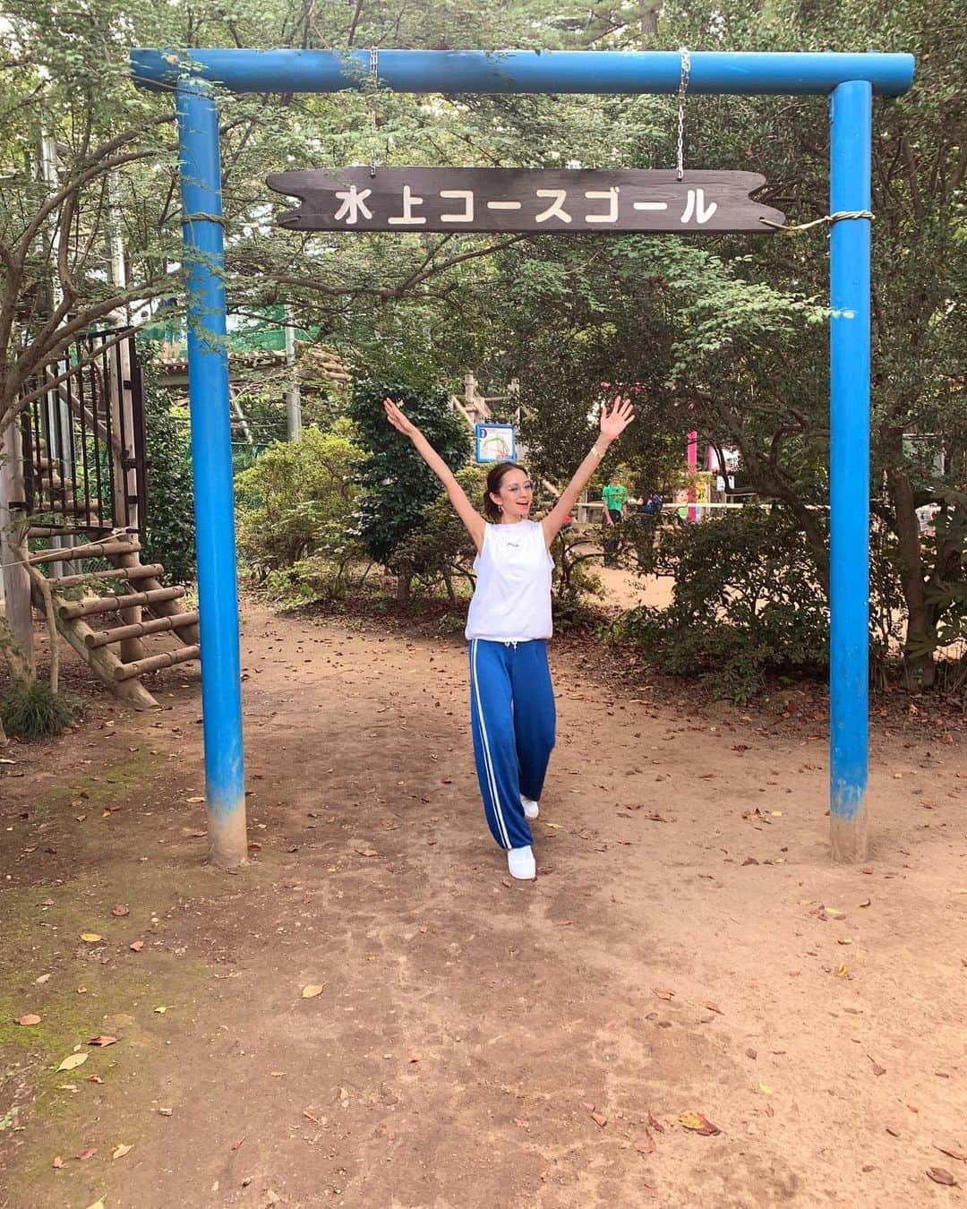 大森美知さんのインスタグラム写真 - (大森美知Instagram)「Let's challenge😂🗯 千葉の清水公園にガチサスケしにきたよ！ 上から落ちる深さ130cmってなかなかの怖さ😂🗯 難しかった３つをご紹介🤣 みなさんここに行く時は靴が大事🤛  _______________________________ #千葉 #清水公園 #サスケ ごっこ #散々落ちました #子供達も楽しめる #濡れていい服で行くべき #❤️ #運動音痴 #大森みち #撮れ高い映像とれる自信ある」9月7日 17時52分 - michi_oomori_official