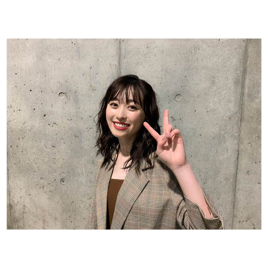 福原遥さんのインスタグラム写真 - (福原遥Instagram)「TGC #17kg さんの ステージに登場させて頂きました☺︎ このセットアップ 私も欲しいくらいお気に入りです。 あと1ステージ登場させて頂くので 待っていてください✨ そして！！ TGCにお越しの皆さんにお渡しされるお土産の中に、なんと！取材をしてくださった#埼玉新聞 が入っているそうです！ 地元埼玉への愛を沢山話させて頂きました！ 大好きな埼玉について取材をして頂けてとっても嬉しかったです😌 良かったら見てください！ 引き続き、ステージをお楽しみください！」9月7日 17時49分 - haruka.f.official