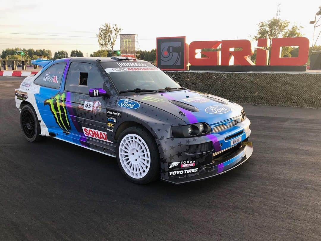 ケン・ブロックさんのインスタグラム写真 - (ケン・ブロックInstagram)「My weapon of choice for @GymkhanaGRID this year here in Warsaw, Poland: my Ford Escort RS Cossie V2! Gymkhana GRID is one of my stops on my 2019 Cossie World Tour and this is the first time we’ve run this car with the Gymkhana setup, so I’m pretty stoked to get out there today and kill these tires. If you want to see this car in action, tune in to the live stream on my Facebook page later today (10:30 AM ET). #BlockEscortCossieV2 #CossieWorldTour #GymkhanaGRID」9月7日 18時08分 - kblock43