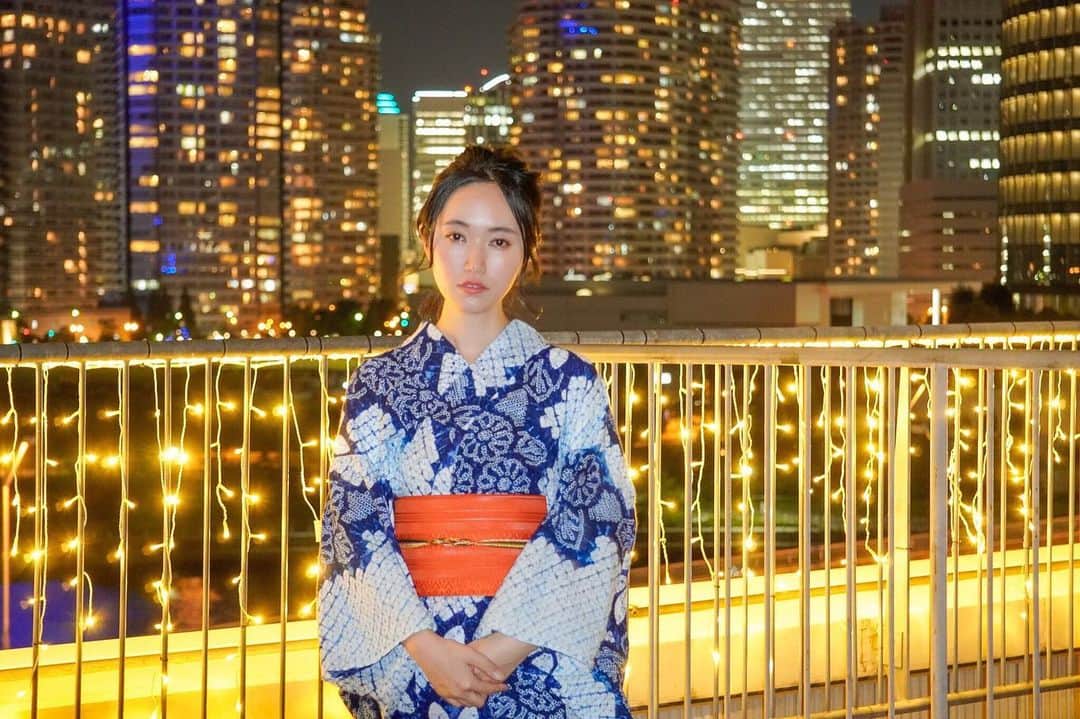 江守沙矢さんのインスタグラム写真 - (江守沙矢Instagram)「珍しい。夜景と浴衣。 . . . . . . ,  #横浜 #yokohama #浴衣 #浴衣ポートレート #ポートレート #portrait #ファインダー越しの私の世界 #ファインダー越しのわたしの世界 #浴衣 #絞り浴衣 #有松絞り #ナイト撮影 #ナイトポートレート #浴衣着こなし #江守沙矢 #浴衣散策 #kimono #yukata  #和装  #和服 #japanesemakeup #japanesegirl #japantravel #japanesecalture #景色最高 #フォトジェニック #フォトジェニ #japantrip」9月7日 18時14分 - saya_emori