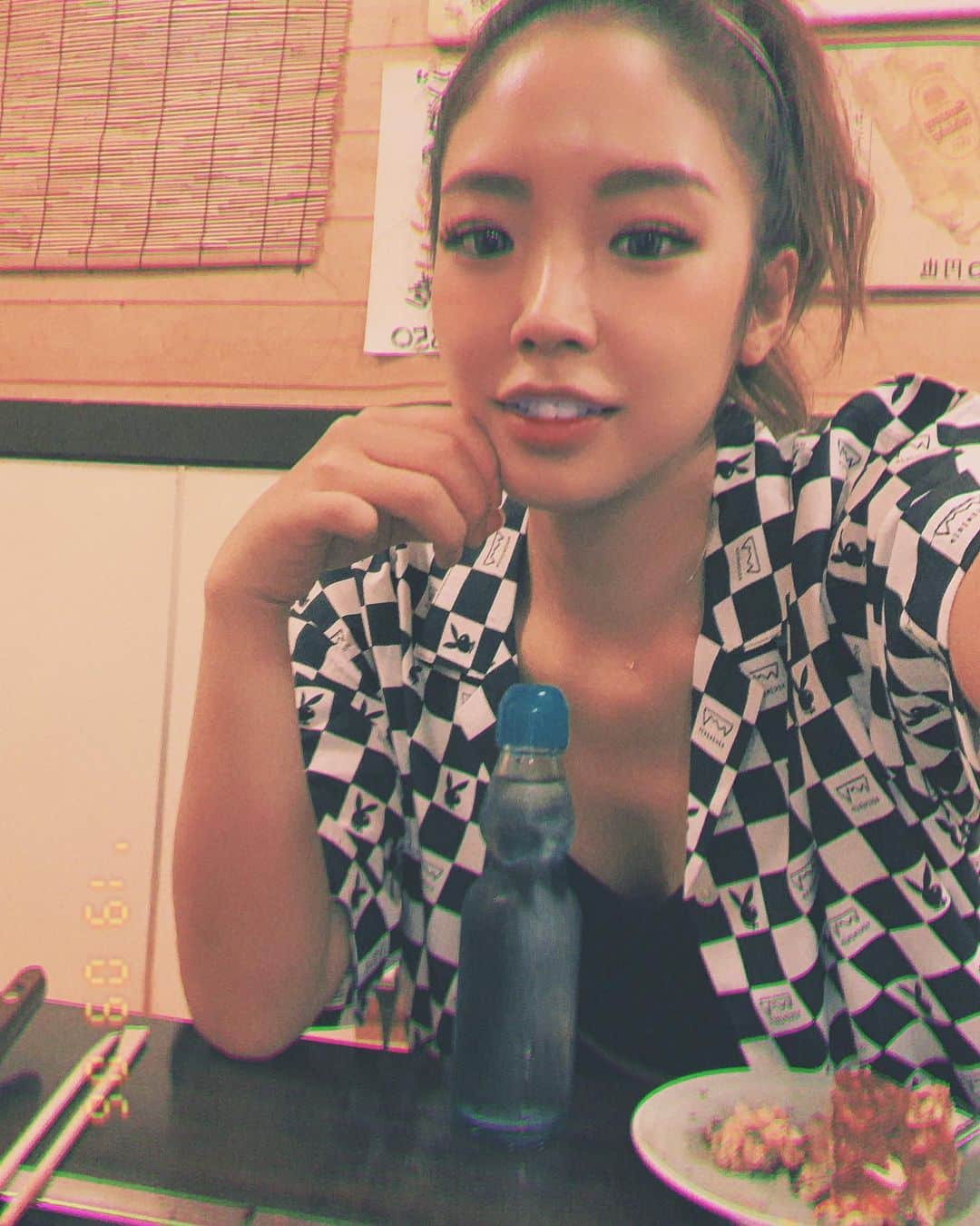 Linaのインスタグラム：「昨日はやーっと食べにいきたかったもんじゃ🥺❤️締めはイカしそ天🦑. . #screp #playboy #shirt #checker #下町 #もんじゃ」