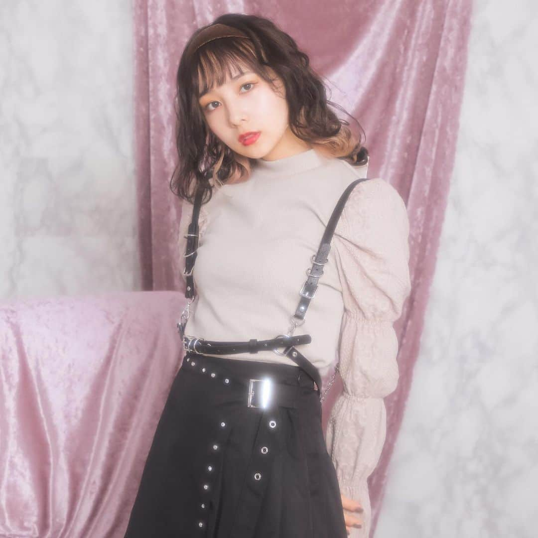 BUBBLESさんのインスタグラム写真 - (BUBBLESInstagram)「ㅤㅤㅤㅤㅤㅤㅤㅤㅤㅤㅤㅤㅤ 🏹BUBBLES NEW ARRIVAL🏹 ㅤㅤㅤㅤㅤㅤㅤㅤㅤㅤㅤㅤㅤ 【フラッププリーツスカート】 ￥6,372 http://www.sparklingmall.jp/fs/sparklingmall/BS70052 ______________________________________________  #bubblestokyo #bubbles_harajuku #bubbles_shibuya #bubblessawthecity #bubbles  #fashion #style #newarrival」9月7日 19時13分 - bubblestokyo