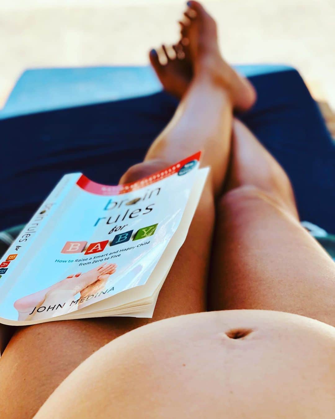 カミーユ・グアティのインスタグラム：「Waiting patiently for baby...Ha...kidding! So impatient! 4.5 more weeks!! . . . #babymoon #firstbaby #pregnant #pregnancy #ivfwarrior #DE #eggdonor #ivfjourney #loved」