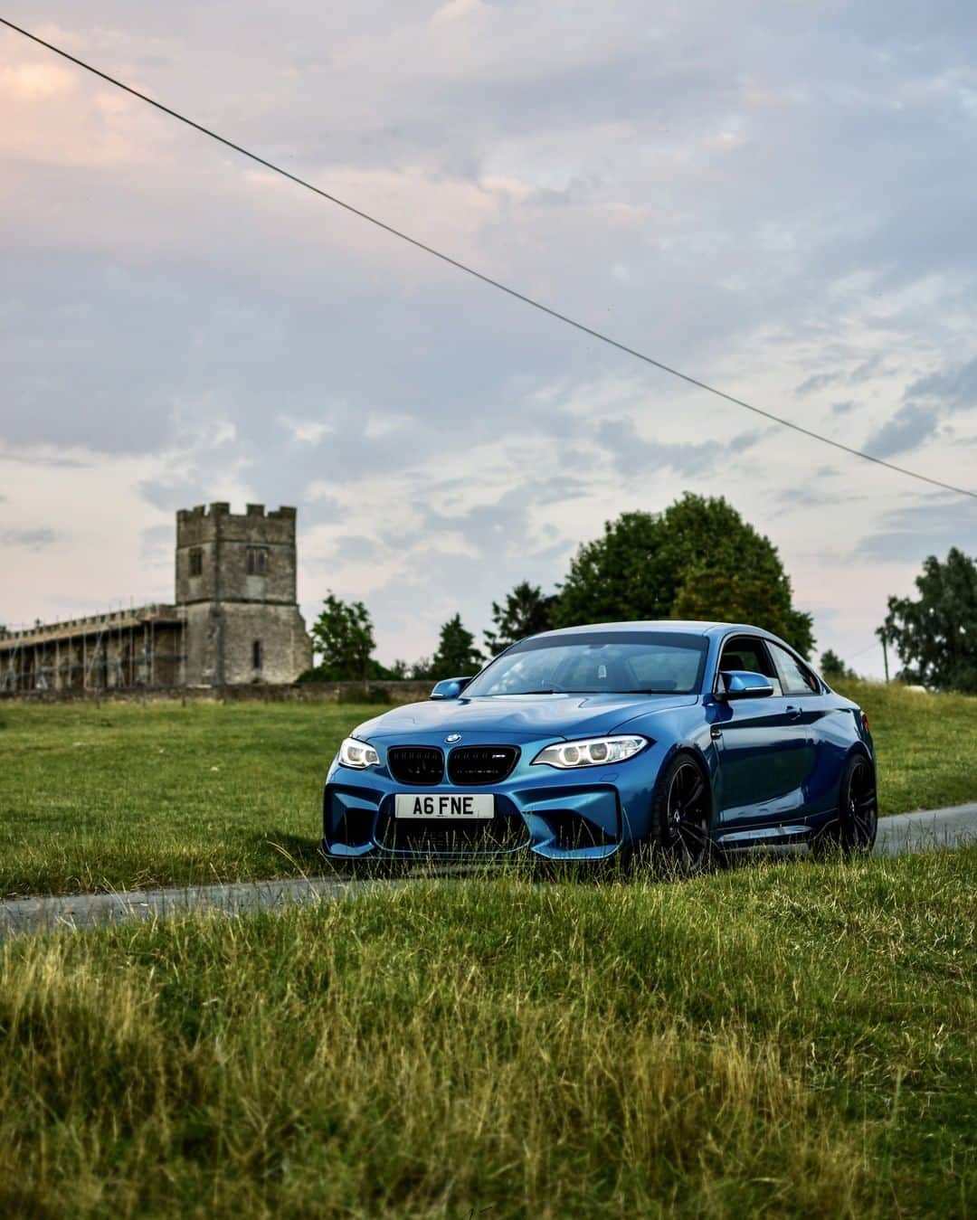 のインスタグラム：「Blue blooded king of the castle. The BMW M2 Coupé. #TheM2 #BMW #M2 #BMWM #BMWrepost @AshFPhotos」