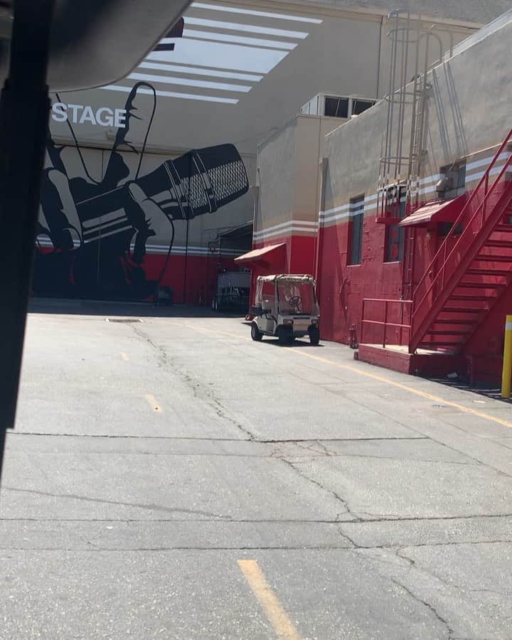 ジェニファー・ハドソンのインスタグラム：「@universalpictures Home sweet home @nbcthevoice , @catsmovie stole me !! I love u!!」