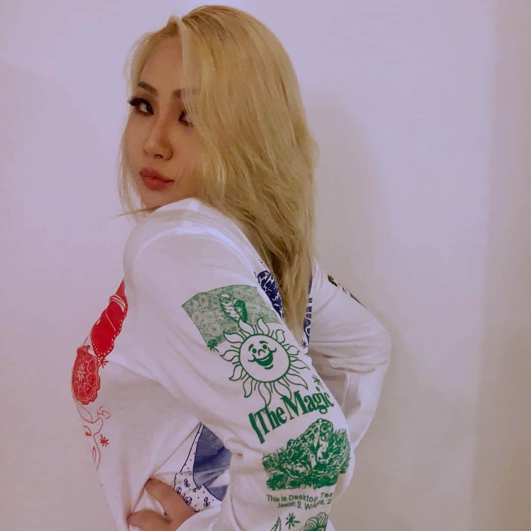 CL さんのインスタグラム写真 - (CL Instagram)「🍒🌏🐉🌻」9月8日 5時26分 - chaelincl