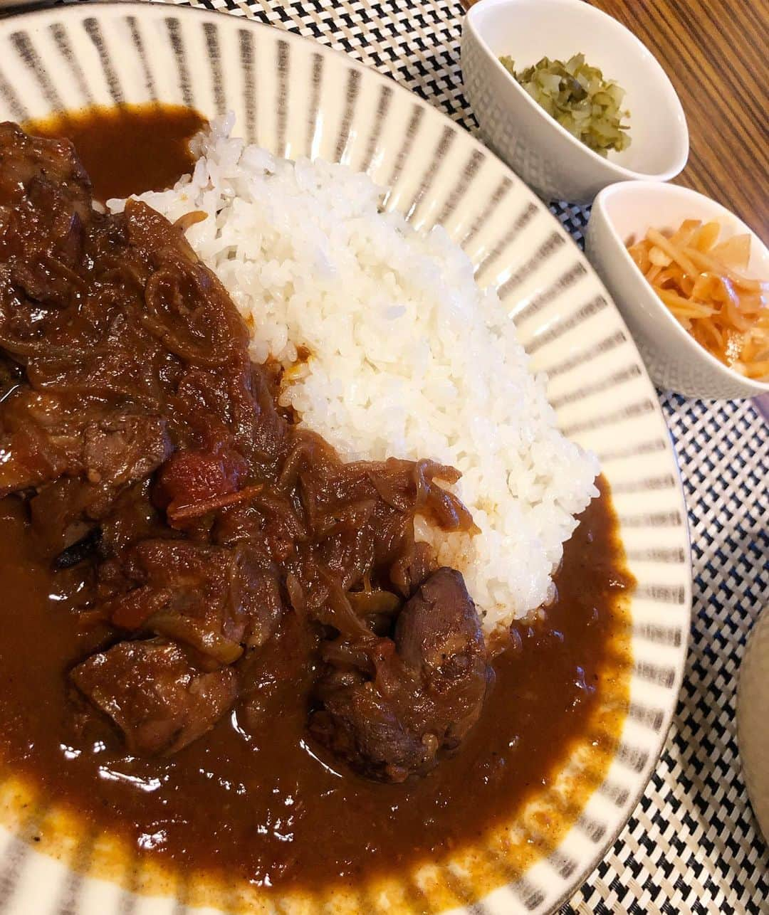 岡峰光舟さんのインスタグラム写真 - (岡峰光舟Instagram)「スパイスでカレー作った！ 爽快な辛さとスパイス感！ 玉ねぎのアチャールもうまくいったです。🍛」9月7日 21時14分 - kohshuokamine