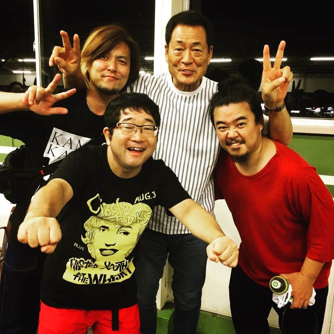 山口隆のインスタグラム：「帰りの新幹線で、福島の星⭐️ 中畑清さんにお会いしました！ すげーっっ‼︎‼︎ 子供のころからのスターと写真に写れるなんて幸せ😍😍」