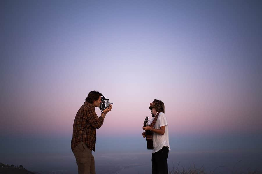 Jackson Harriesさんのインスタグラム写真 - (Jackson HarriesInstagram)「Recently I had the privilege of spending time with my friend @samgarrettmusic to shoot his next music video. Every now and then you meet those people whose talent takes your breath away, Sam is one of those people. With an unwavering commitment to his values and ethics, he writes music deep from the soul. Grateful for the time spent together ❤️」9月7日 21時11分 - jackharries