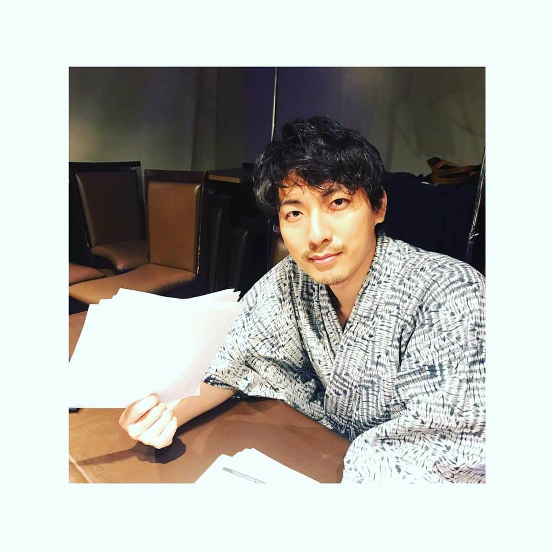 上山竜治さんのインスタグラム写真 - (上山竜治Instagram)「『竜ちゃん家』Presents RYUJI KAMIYAMA FC Event 2019『秋の初祭り〜おはつの集い〜』 二回公演無事終了しました。 ご来場いただいた皆様ありがとうございました。  肌で、耳で、目で、生で感じてもらえるアットホームなイベントにしたかったので、生で来てもらえて嬉しかった。 アンケートを読み、また次なにかできるように考えますー。その時はよろしくお願いします。  さて、ウエストサイドの練習だ！！難しくて鼻血出る。」9月7日 21時23分 - kamiyama_ryuji_0910