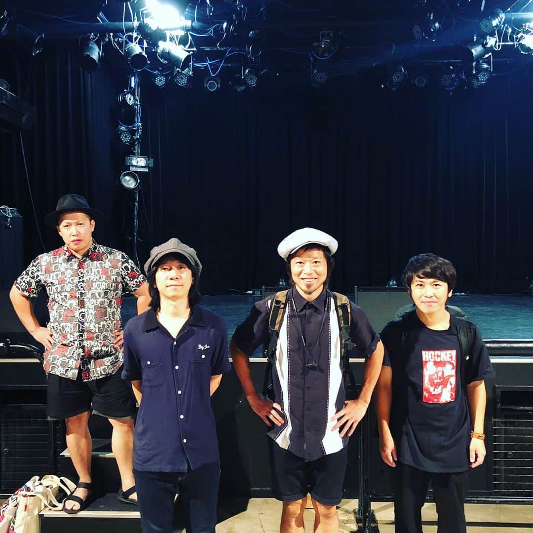 上中丈弥のインスタグラム：「唄モノ仙台🥴 いいお客さんに我々は助けられてますよ🥴 ありがとう  安全運転で帰ります。 またすぐツアーで🥴  #イナ戦 #イナズマ戦隊」