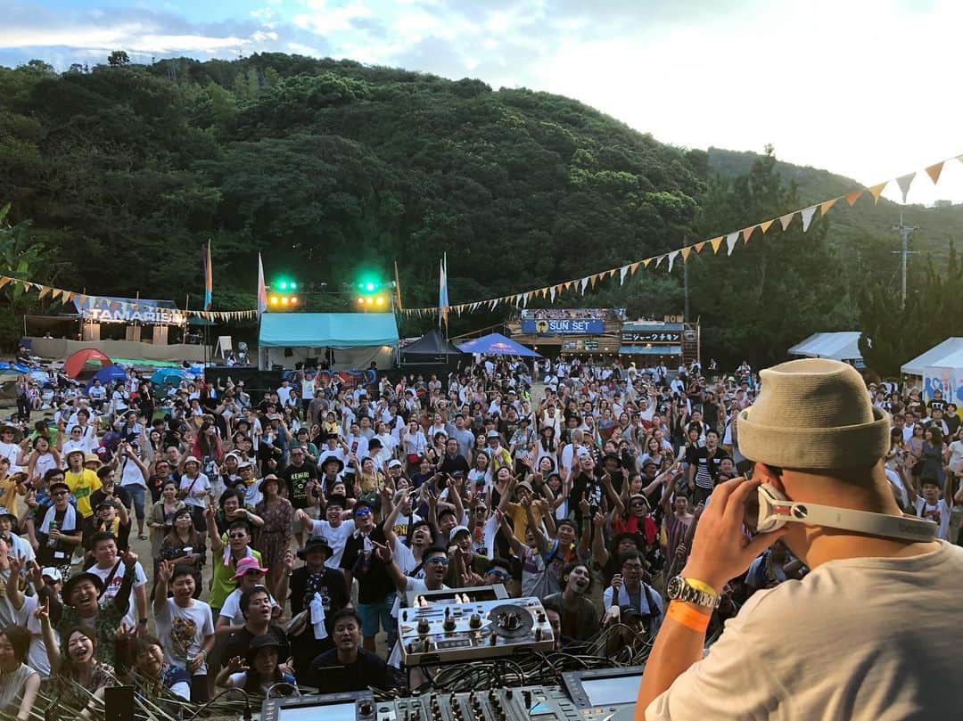 田中知之さんのインスタグラム写真 - (田中知之Instagram)「Sunset Live 2019、やはり今年も最高でした。今日の為に秘密のトラックをいくつか作り込んで挑みましたが、結果盛り上がって良かったw  #sunsetlive2019 #fpm」9月7日 21時40分 - tomoyukitanaka