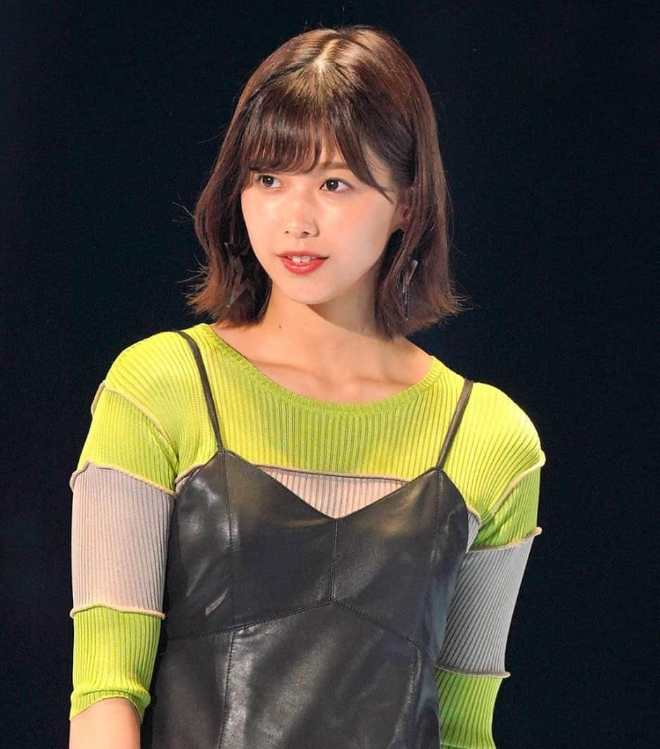 渡邉理佐ファンアカウントのインスタグラム：「カッコイイネ～！ #渡邉理佐#ノンノモデル#欅坂46#東京ガールズコレクション2019 #tgc」