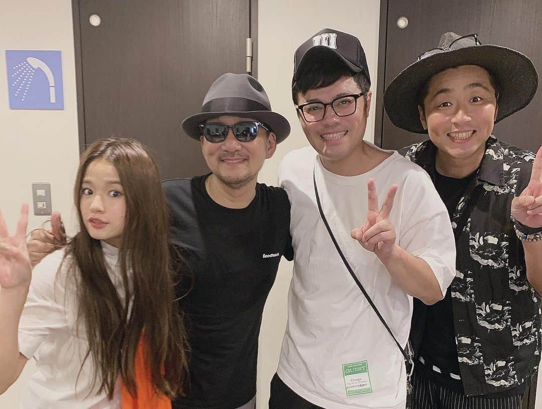 fumikaさんのインスタグラム写真 - (fumikaInstagram)「feedback Chage Live Tour 2019 ﻿ ﻿ めちゃくちゃ痺れた。﻿ かっこよくて、時にお茶目な﻿ @chageshu06 さんいっぱい見れた。﻿ ﻿ ファンのみなさんもとってもパワフル!!﻿ 終盤一緒に紙飛行機とばせて嬉しかったなぁ。﻿ ﻿ とにかく心が熱くなった最高のライブでした。﻿ 次は失神の練習しとこ!(笑)﻿ ﻿ 佐田兄とBOBU兄にバッタリ♪ 隣同士だったから一緒に踊って盛り上がったよ〜！﻿ ﻿ そう、何を隠そうみんな福岡！！！ ﻿良い夜でした！！ Chageさんありがとう！！ ﻿ #chage #live #feedback」9月7日 21時44分 - fumikasingasong