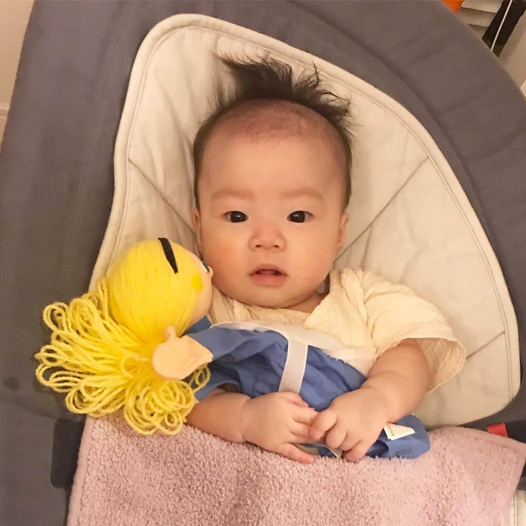 濱中鮎子のインスタグラム：「今日もたくさん、パペットのシェリーさんに助けてもらいました。笑  おやすみ。  #お嬢 #お嬢とシェリーさん」