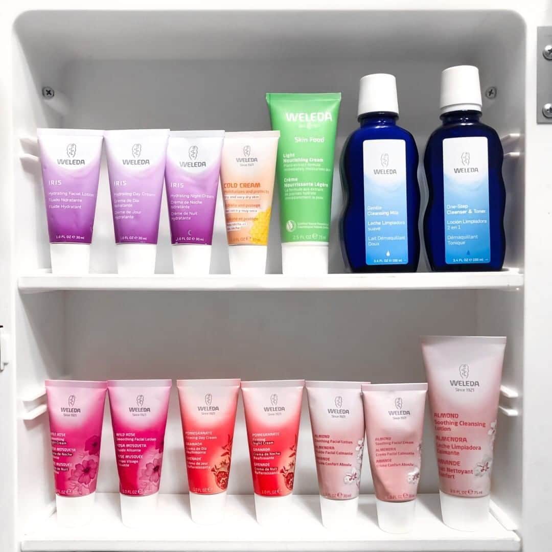 Weledaのインスタグラム：「Day 5: It’s time to clear your cabinet! Look at your labels and put away any products that contain harmful ingredients and swap in your Weleda shipment!⠀⠀⠀⠀⠀⠀ ⠀⠀⠀⠀⠀⠀⠀⠀⠀ Here is a handy list of what you should avoid: ⠀⠀⠀⠀⠀⠀⠀⠀⠀ ✖️ Propylene Glycol⠀⠀⠀⠀⠀⠀⠀⠀⠀ ✖️ Hyaluronic Acid (when mixed with other harmful chemicals) ✖️ Sodium Hyaluronate⠀⠀⠀⠀⠀⠀⠀⠀⠀ ✖️ Synthetic Fragrances⠀⠀⠀⠀⠀⠀⠀⠀⠀ ✖️Sodium Laureth/ Lauryl Sulfate ⠀⠀⠀⠀⠀⠀⠀⠀⠀ ✖️Phthalates⠀⠀⠀⠀⠀⠀⠀⠀⠀ ✖️Bisphenol A⠀⠀⠀⠀⠀⠀⠀⠀⠀ ✖️Mineral Oil⠀⠀⠀⠀⠀⠀⠀⠀⠀ ✖️Parabens⠀⠀⠀⠀⠀⠀⠀⠀⠀ ✖️Oxybenzone ⠀⠀⠀⠀⠀⠀⠀⠀⠀ ✖️Avobenzone」