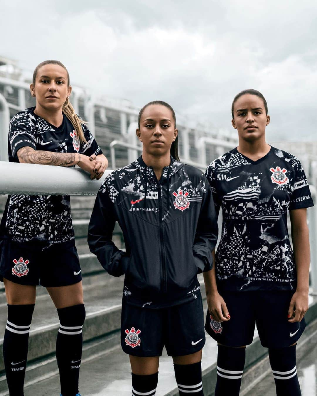 ナイキフットボールさんのインスタグラム写真 - (ナイキフットボールInstagram)「Wherever Corinthians plays, it always feels like home. ⠀ Corinthians' new third kit celebrates its unique fan base which follows the club wherever it goes, regardless if their team plays in Brasil or even if it travels the world all the way to Japan. ⠀ Through a distinctive and disruptive design, the jersey pays tribute to 3 historical moments in time when Corinthians' fans have literally taken over away stadiums and made their team feel like they were playing in their home ground. ⠀ The 2019/2020 Corinthians Third Kit is available in select countries at Nike.com/Football. ⠀ — ⠀ Onde Houver Corinthians ⠀ O novo manto em homenagem à torcida que faz de qualquer lugar do mundo a casa do Corinthians. ⠀ Inspirado em 3 feitos inesquecíveis protagonizados pela Fiel: as invasões ao Rio de Janeiro em 1976 e 2000, e a tomada alvinegra do Japão em 2012. Disponível em nike.com/corinthians ⠀ #Corinthians #sccp #ondehouvercorinthians #alwaysforward #nikefootball #nikesoccer #nikefutebol #nike #football #soccer #futebol」9月7日 22時01分 - nikefootball