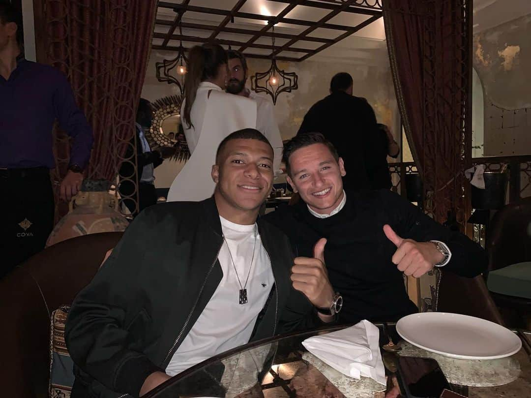 キリアン・エムバペさんのインスタグラム写真 - (キリアン・エムバペInstagram)「About last night 🍽💫 @flotov」9月7日 22時01分 - k.mbappe