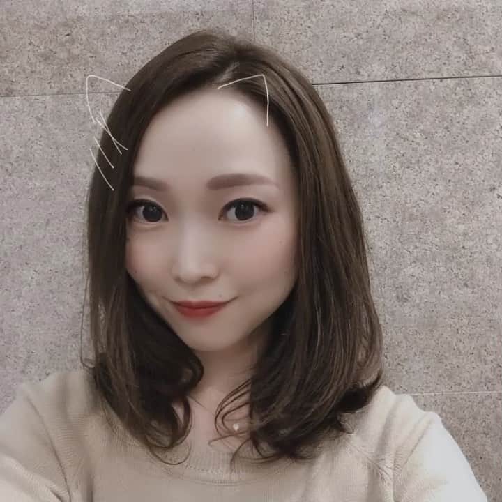 のインスタグラム：「#color #美容室 #アッシュ #カーキ もうちょっと色がぬけてても良かったけど、落ち着きのある秋カラーになったかな⑅︎◡̈︎* #デジタルパーマ 4月末にかけたデジパが、まだ自然体に生きてて時短生活には、もってこい✰︎ ━︎━︎━︎━︎━︎━︎━︎━︎━︎━︎━︎━︎━︎━︎━︎━︎━︎━︎━︎━︎ デジパは何度もしていてお気に入り。ロングのときもだからもう何年かな。デジパ歴は長めです。持ちがいいから楽ちんでコスパもいい。 でもね、相性があるみたいです。 私は猫っ毛ですが、 直毛のしっかりした毛質さんは、普通のパーマのほうが持ちがいいって言ってましたよ☺︎ ━︎━︎━︎━︎━︎━︎━︎━︎━︎━︎━︎━︎━︎━︎━︎━︎━︎━︎━︎━︎ 結婚して10年💒 あっもう気付いたら、11周年になっていましたが😂 スイート10ダイヤモンド💎… 普段、あまりお願いができない私ですが、節目かな〜と♡育児もがんばってある程度、落ち着いたおつかれ様と、これからもよろしくと言う気持ちで、ずっと付けてられるネックレスをお願いしました。 ドキドキしながら初めてのお願いでしたが、一つ返事でokしてくれたのには男気を感じました🤭💒 ━︎━︎━︎━︎━︎━︎━︎━︎━︎━︎━︎━︎━︎━︎━︎━︎━︎━︎━︎━︎ これからもがんばろう〜♡！！ まずは、台風の影響で月曜日がお弁当🍙確定したので、そこからがんばろー笑😅」