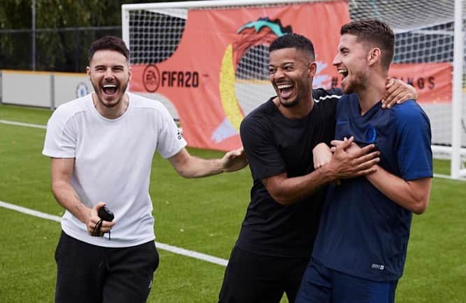F2Freestylersさんのインスタグラム写真 - (F2FreestylersInstagram)「Next up… @chelseafc 🔵 Check out Chelsea’s Olivier Giroud, Jorginho, and Emerson as they take on a #FIFARatings Shooting challenge ahead of their FIFA 20 Ratings Reveal. * ! #FIFARatings @EASPORTSFIFA #FIFA20」9月7日 22時41分 - thef2