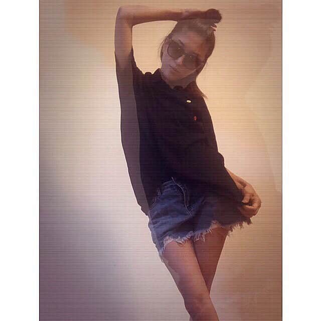 のインスタグラム：「↩︎↩︎✖︎2📸 #ootdfashion  #all @leet_girls #👚 #👖」