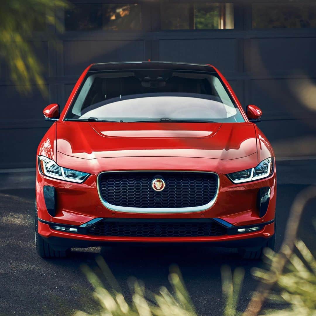 Jaguarさんのインスタグラム写真 - (JaguarInstagram)「Electric temptation.  #Jaguar #IPACE #Electric #EV #Luxury #Premium #Performance #SUV #AWD #ElectricCars #CarsofInstagram」9月7日 23時01分 - jaguar