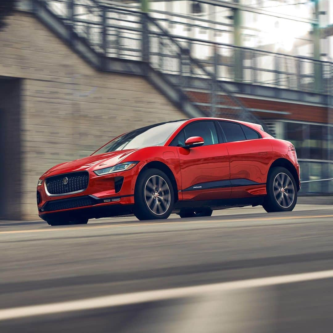 Jaguarさんのインスタグラム写真 - (JaguarInstagram)「Electric temptation.  #Jaguar #IPACE #Electric #EV #Luxury #Premium #Performance #SUV #AWD #ElectricCars #CarsofInstagram」9月7日 23時01分 - jaguar