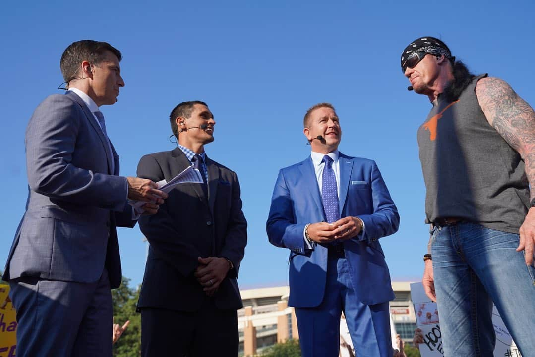 WWEさんのインスタグラム写真 - (WWEInstagram)「@undertaker certainly knows how to make an entrance...and support his @texasfootball on @collegegameday!」9月7日 23時15分 - wwe