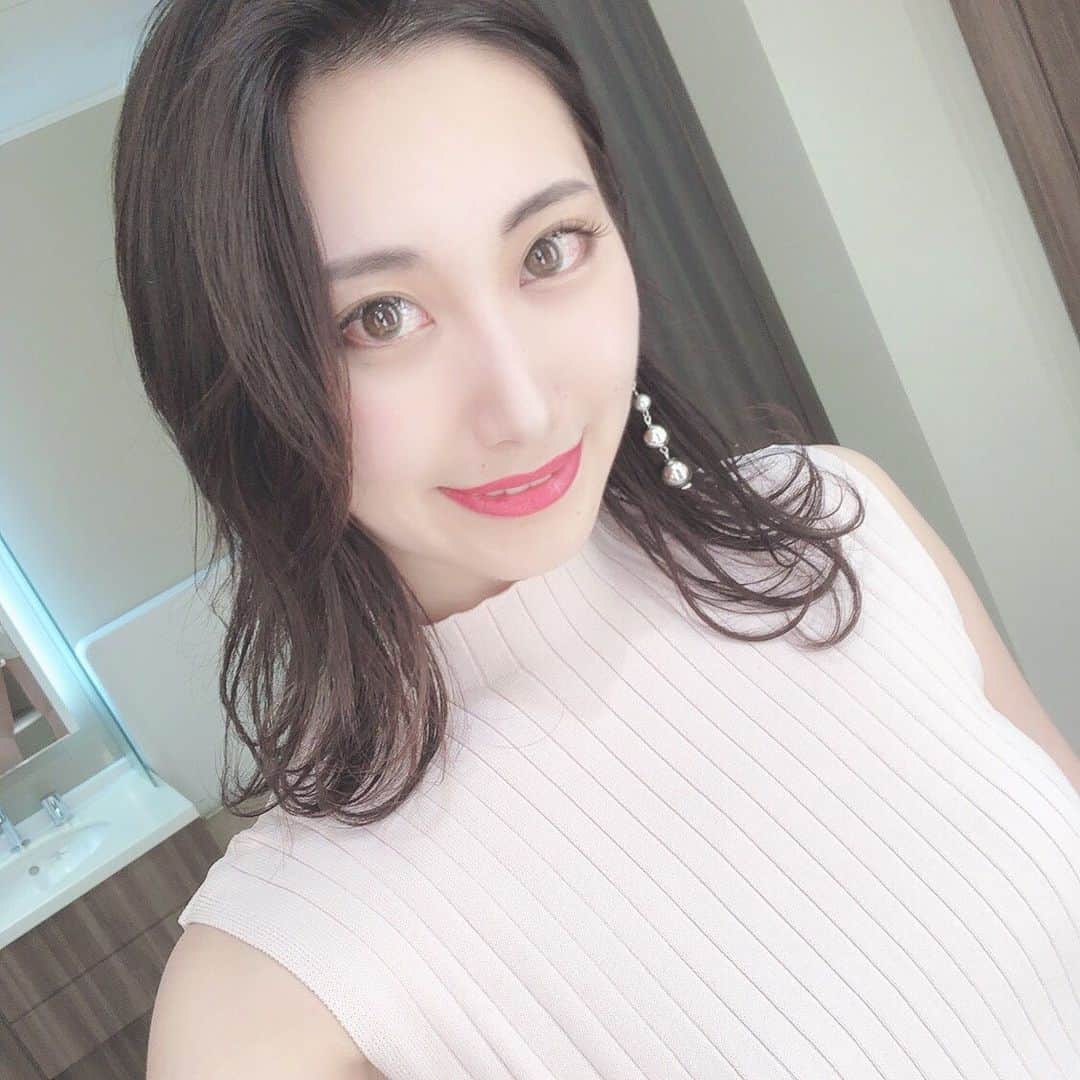 のインスタグラム：「【ラジオのお知らせ】  9/8 日曜日 24時〜 私の母も登場します☺️ よかったら聞いてください💓  インターネットラジオ ゆめのたね放送局 ↓↓↓ https://www.yumenotane.jp/ 東日本チャンネル 東日本チャンネルのバナー下の▶をポチッとすると聞けます。 東日本チャンネルのバナーをポチッとするとタイムテーブル、タイムテーブルの中の番組名をポチッとすると、番組の紹介に行けます。  Green Orchard＝緑の果樹園＝ パーソナリティ名･･･忍音 歌織(おしの かおり) 日曜日24時～ 第1.3週放送 第2.4週は前週の再放送です。  第5週はお休みです。 番組の予告などはこちら ↓↓↓ https://www.dclog.jp/shinobine666  #ゆめのたね #ラジオ #ミスジャパン #missjapan #ミスジャパン 岐阜 #大野彩」