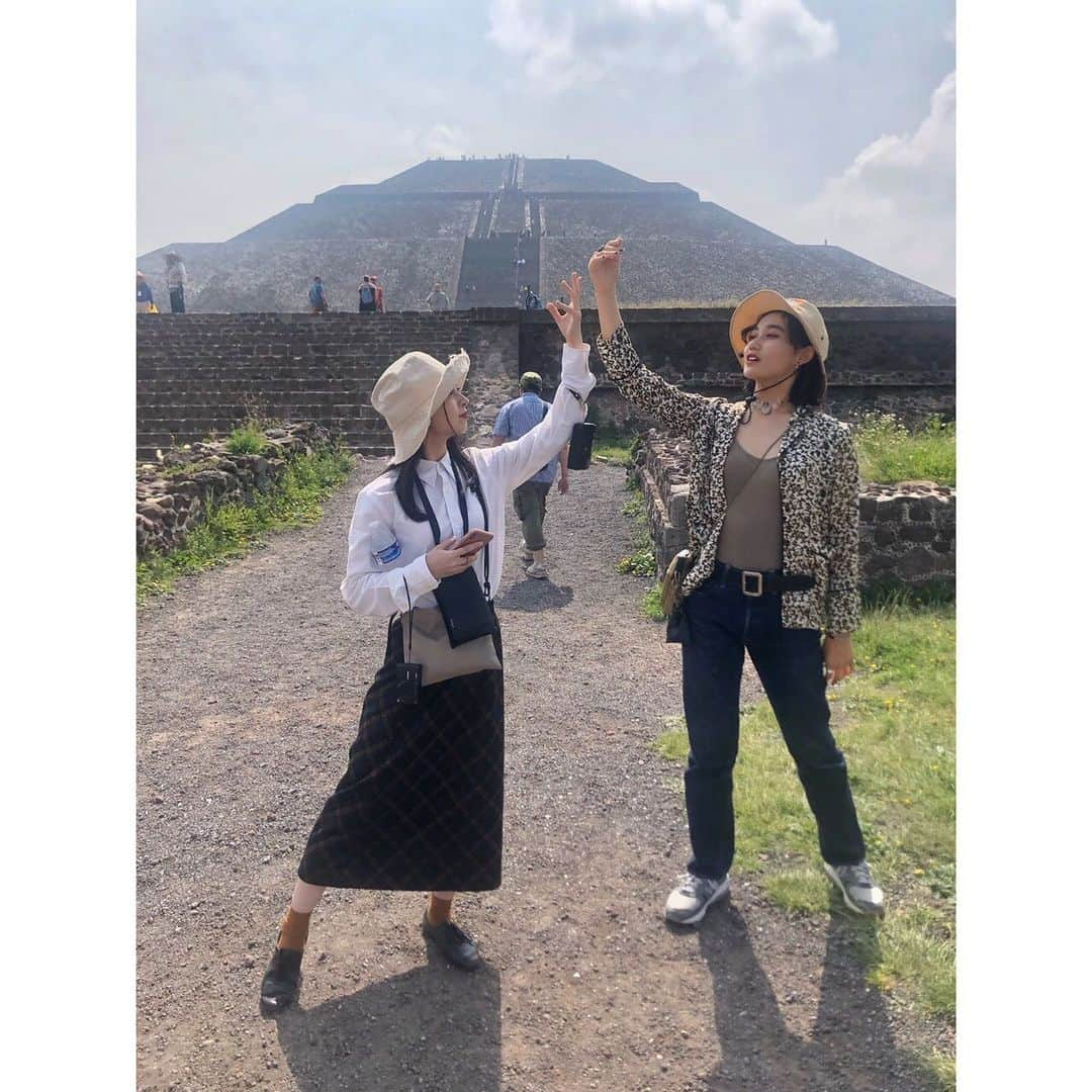 ANGERMEさんのインスタグラム写真 - (ANGERMEInstagram)「今日はメキシコでライブ🇲🇽🌵 ライブ楽しみだーーー！！ 昨日は太陽のピラミッド登ったり市場やショッピングモールでお買い物しました🛍 メキシコはすごくカラフルでかわいいです！！！ アボカド美味しすぎ！！！！！ 🐟川村文乃🐟 #アンジュルム #ANGERME #Mexico #ANGERMEXICO #かわむかめら」9月7日 23時11分 - angerme_official