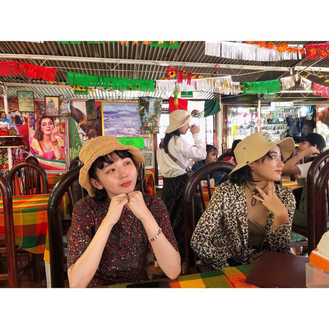 ANGERMEさんのインスタグラム写真 - (ANGERMEInstagram)「今日はメキシコでライブ🇲🇽🌵 ライブ楽しみだーーー！！ 昨日は太陽のピラミッド登ったり市場やショッピングモールでお買い物しました🛍 メキシコはすごくカラフルでかわいいです！！！ アボカド美味しすぎ！！！！！ 🐟川村文乃🐟 #アンジュルム #ANGERME #Mexico #ANGERMEXICO #かわむかめら」9月7日 23時11分 - angerme_official