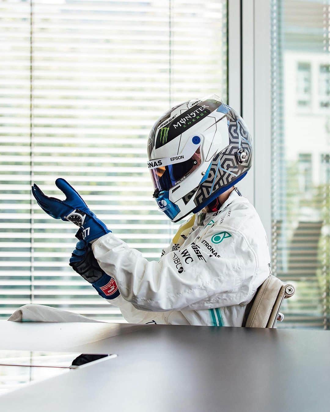 IWCさんのインスタグラム写真 - (IWCInstagram)「@ValtteriBottas took over the IWC board room to have all the necessary calm to study the Monza circuit for the Italian Grand Prix. Good luck to the @MercedesAMGF1 team tomorrow. #IWCRacing #ItalianGP」9月7日 23時17分 - iwcwatches