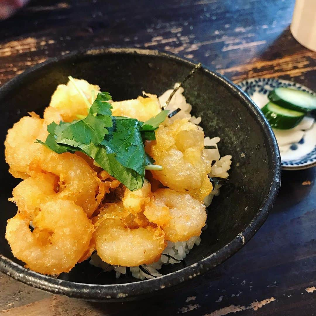 塚田文さんのインスタグラム写真 - (塚田文Instagram)「これを食べないと夏を終わらせられないっっ！  なぜ食べる気になったかもう覚えていないのだけれど。  蕎麦に酢橘って😳💦と思ってたのに…  #すだち蕎麦 #夏に合う #夏に食べたい #土山人  #japantrip #japantravel #japanesenoodle #sobanoodles #dosanjin」9月7日 23時19分 - tsukadaaya1976