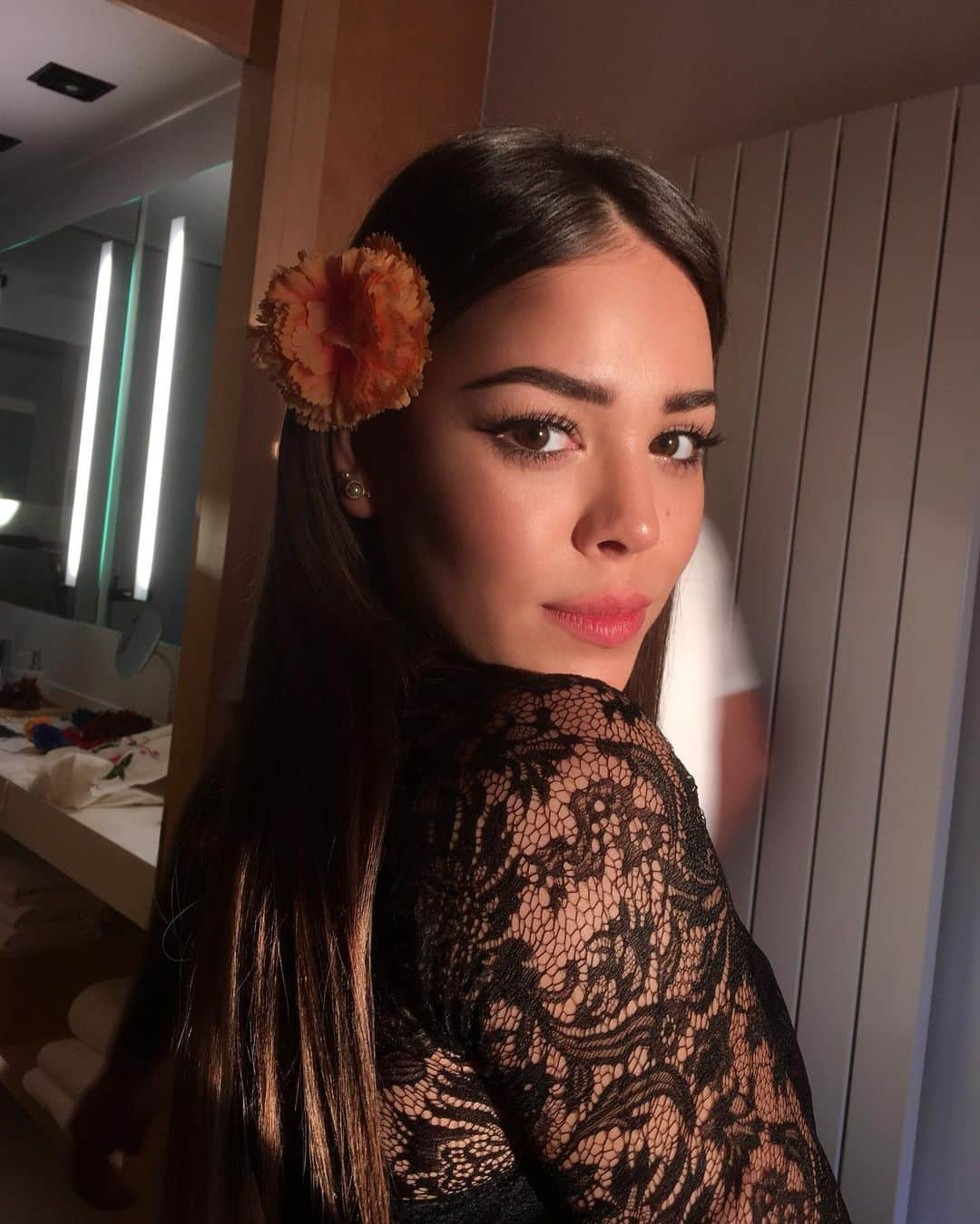 Danna Paolaさんのインスタグラム写真 - (Danna PaolaInstagram)「“Donde no puedes amar, no te demores.” - Frida Kahlo 🥀」9月7日 23時40分 - dannapaola